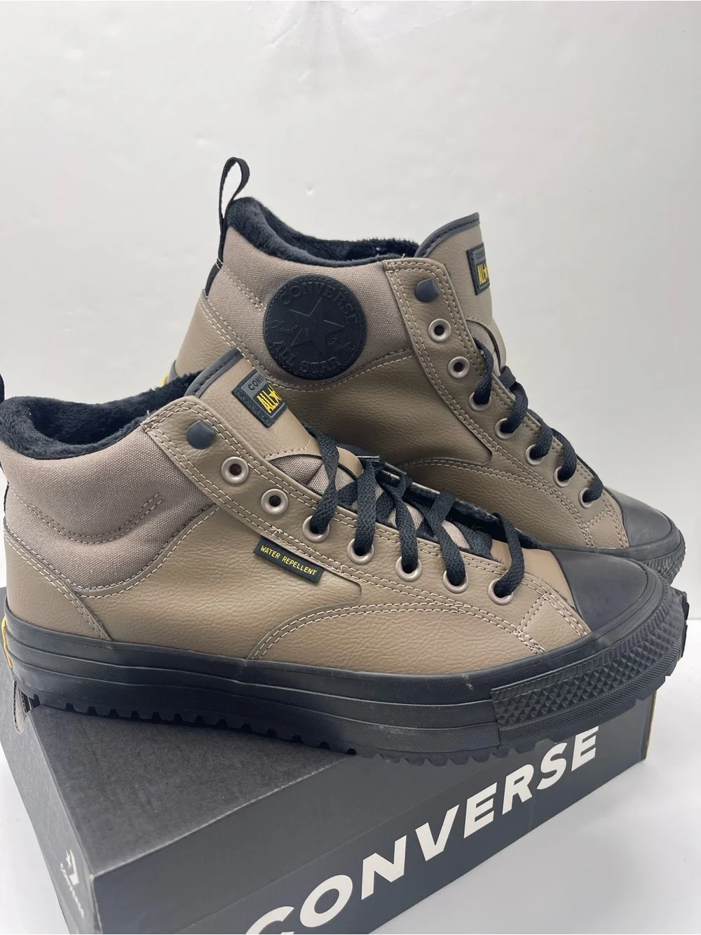 Converse • Men’s CTAS MALDEN STREET BOOT MID CLASSIC TAUPE/BLACK MTE All Weather
